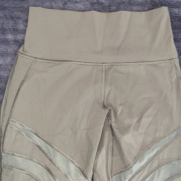 Lululemon green mesh design leggings - Picture 4 of 7